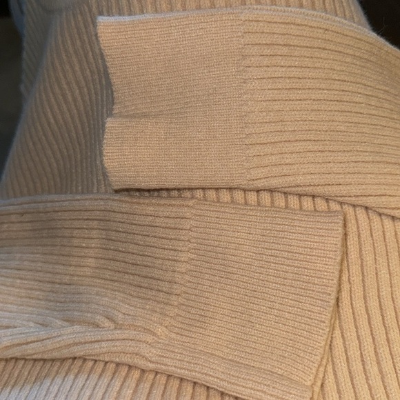 Pink Lily ribbed cream cropped crewneck women’s sweater Sz M - Picture 6 of 7